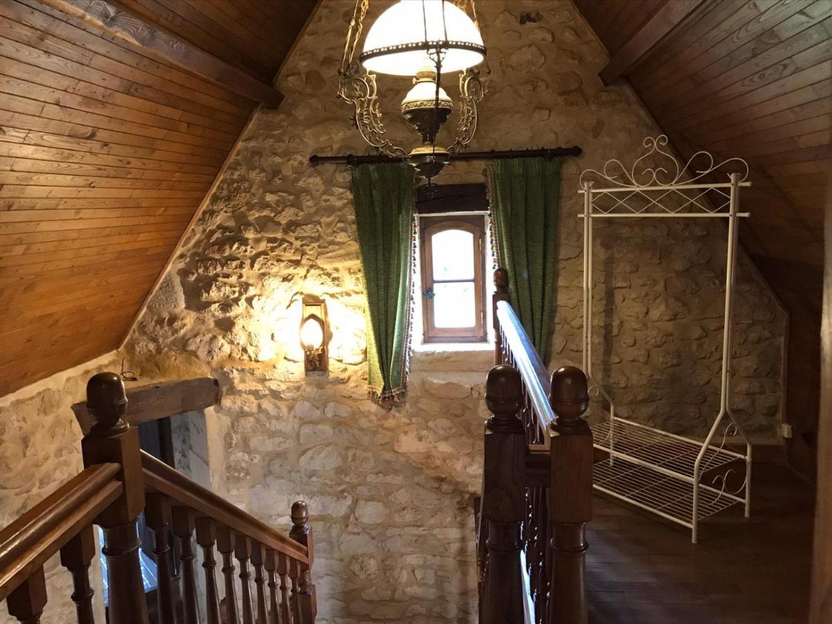 Le Petit Chateau - Adults Only Property 르뷔그 외부 사진