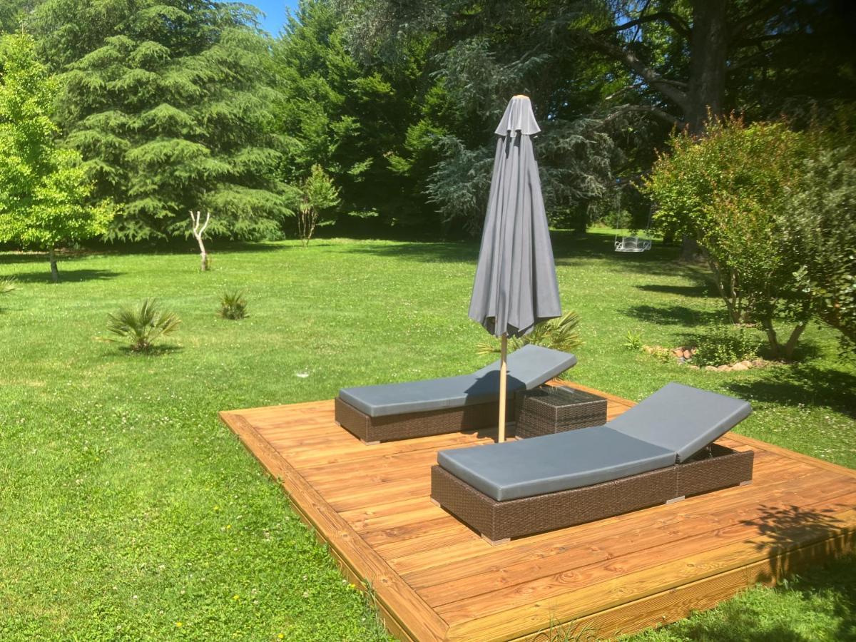 Le Petit Chateau - Adults Only Property 르뷔그 외부 사진