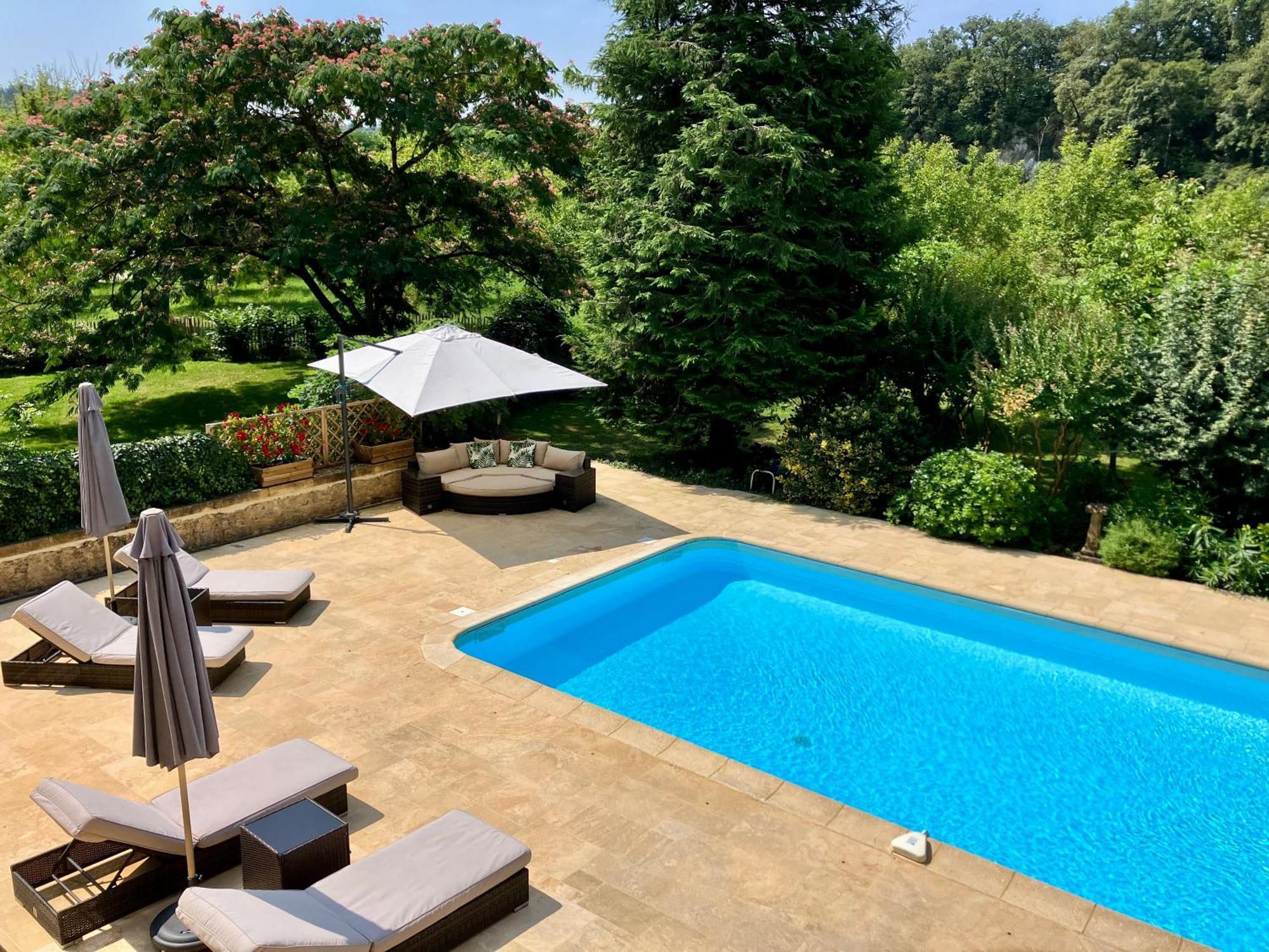 Le Petit Chateau - Adults Only Property 르뷔그 외부 사진